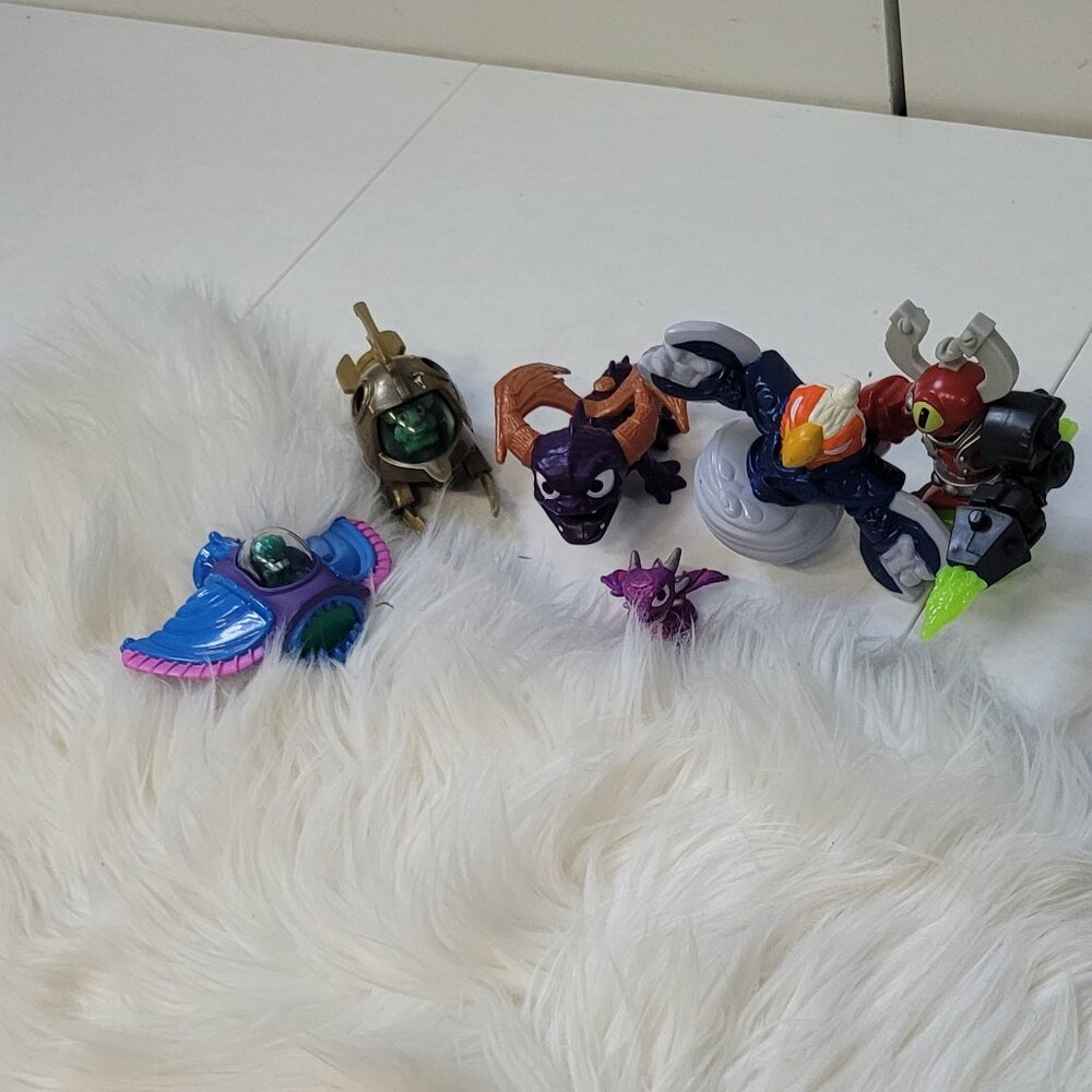McDonalds Kid's Collectible Spyro/Skylanders Lot of 6 Toy Action Figures